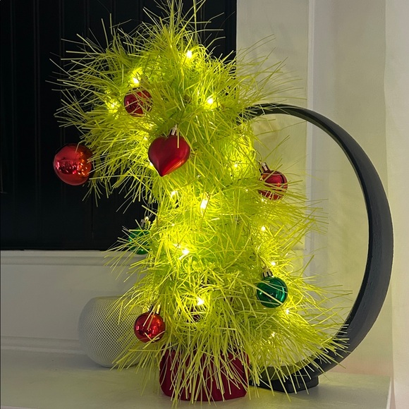 Table Top Grinch Tree - Picture 3 of 4